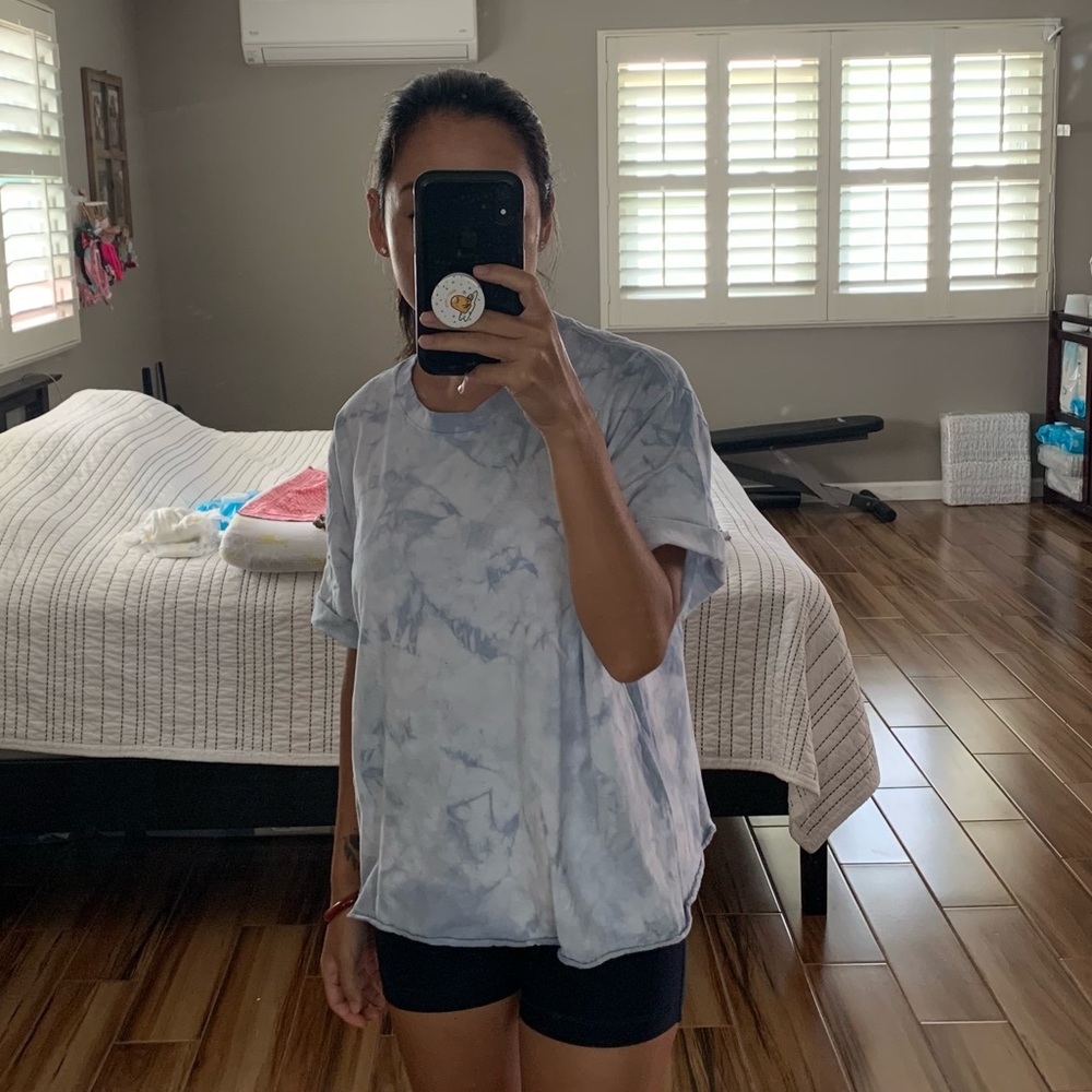 ⭐️ Wāhine Tie Dye Crop T-shirt in Polū (blue) - NEW